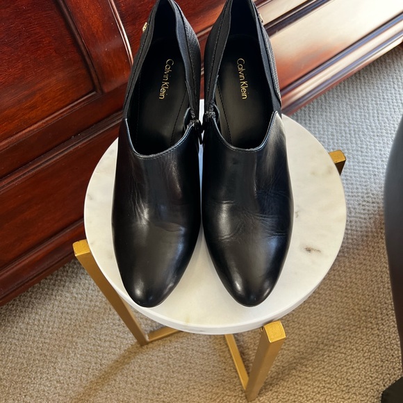 DESIGNER LEATHER 3”HEELED BOOTIES - Picture 4 of 9